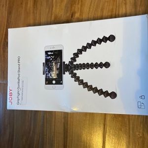 NEW joby stand black.